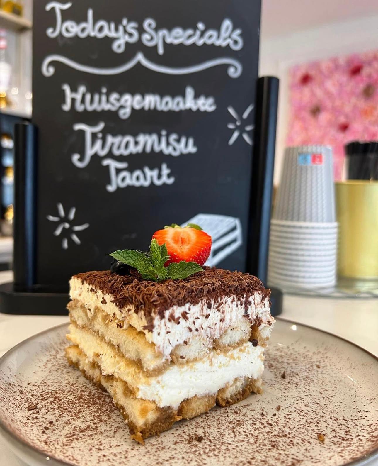 VELVET Lunchroom Utrecht — milkshake