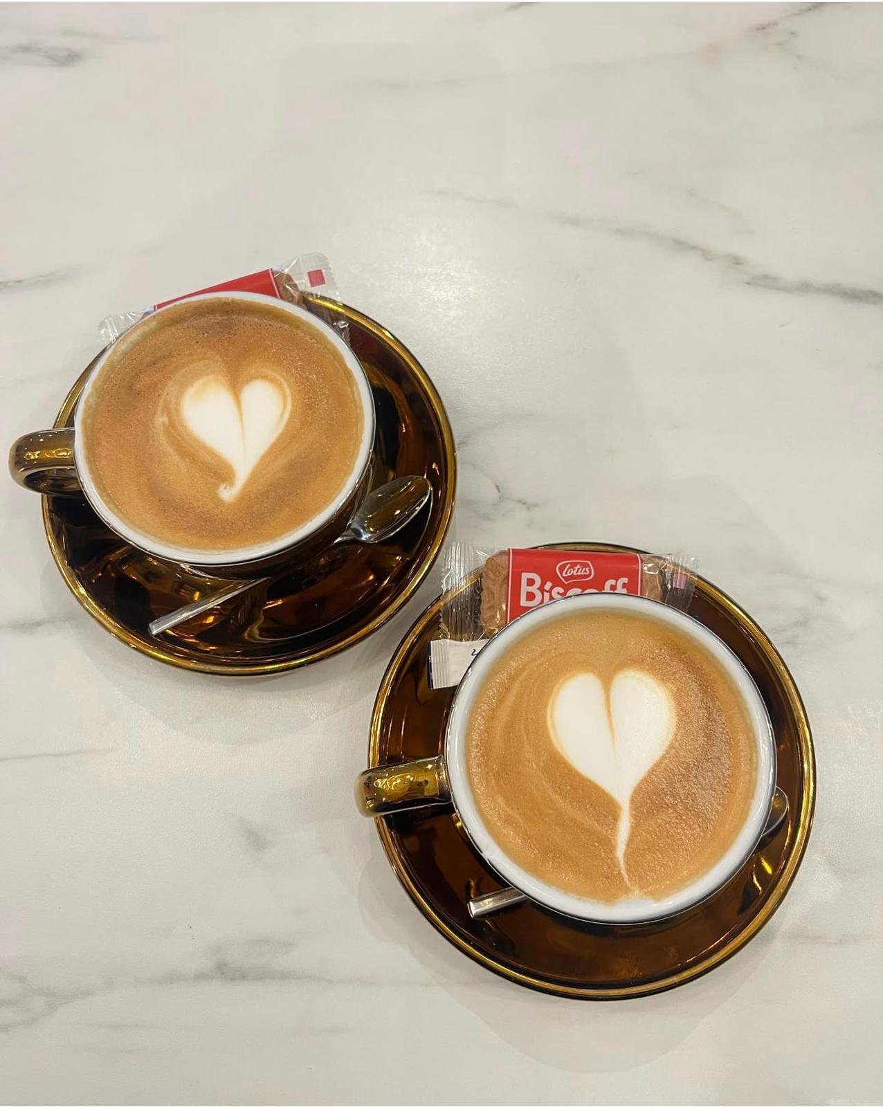Verse latte met Biscoff bij Velvet